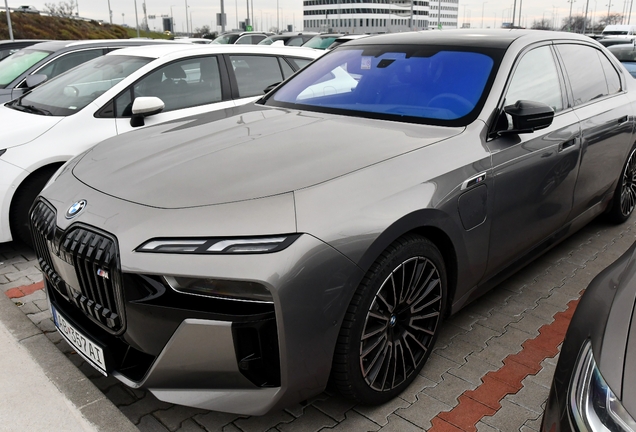 BMW M760e xDrive