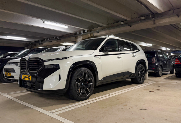 BMW XM G09 Label Red