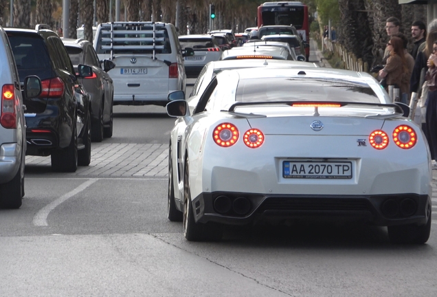 Nissan GT-R 2012