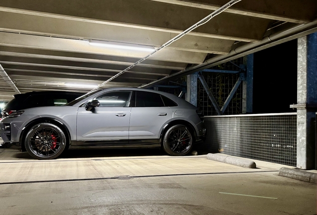 Porsche Macan EV Turbo