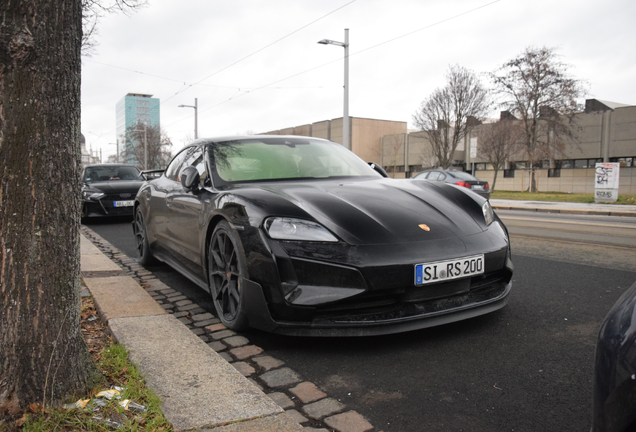 Porsche Taycan Turbo GT Weissach Package