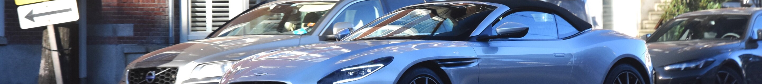 Aston Martin DB11 V8 Volante