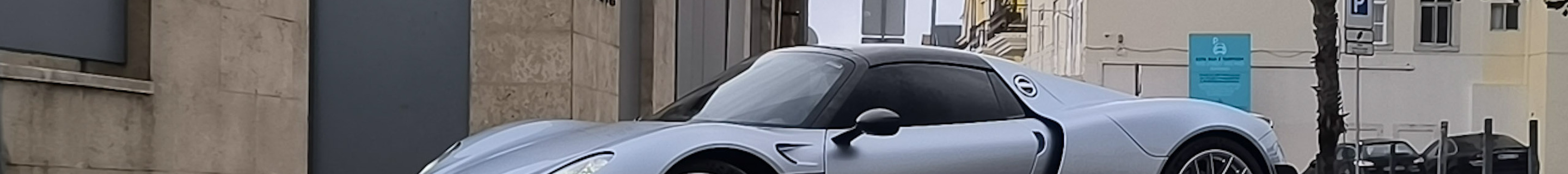 Porsche 918 Spyder Weissach Package