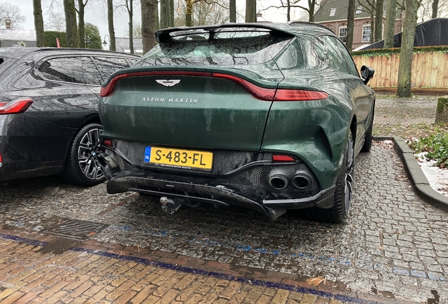 Aston Martin DBX707