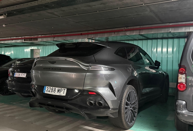 Aston Martin DBX707