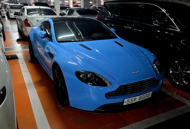 Aston Martin V8 Vantage S