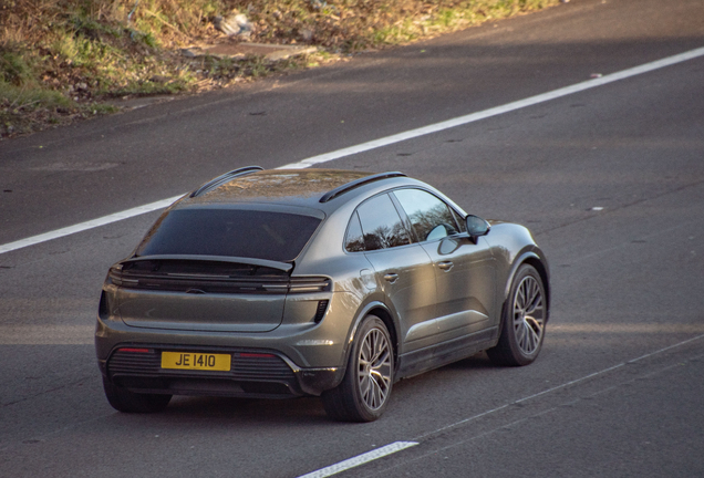 Porsche Macan EV Turbo