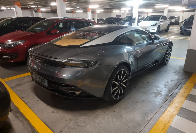 Aston Martin DB11