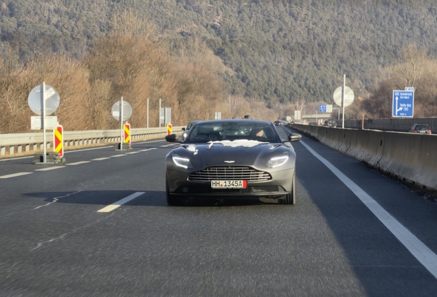 Aston Martin DB11 V8