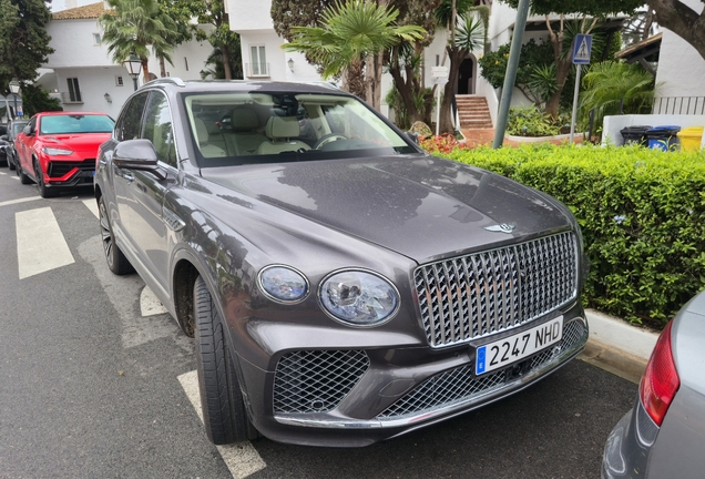 Bentley Bentayga V8 2025 Atelier Edition