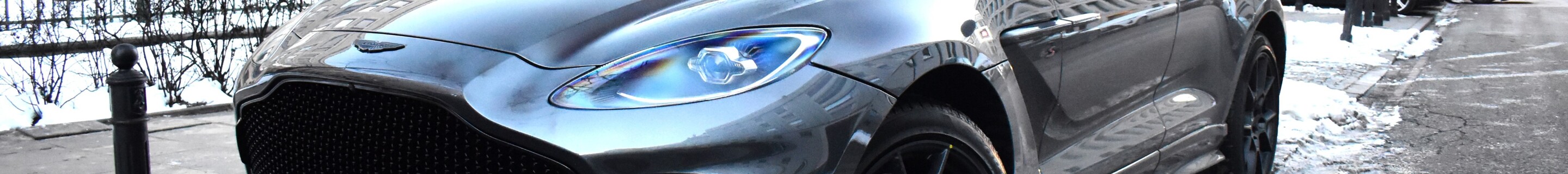Aston Martin DBX S