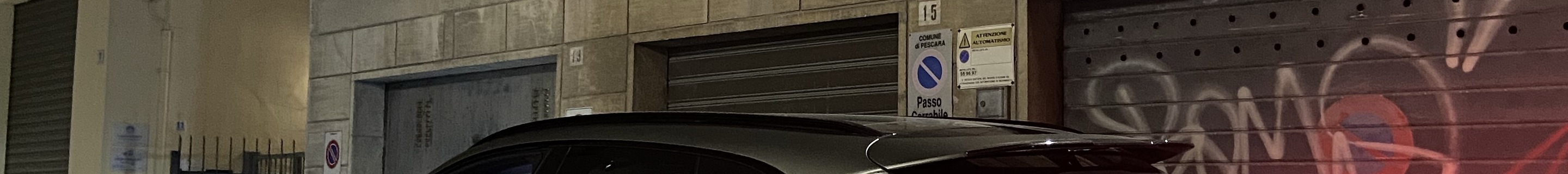 Aston Martin DBX707
