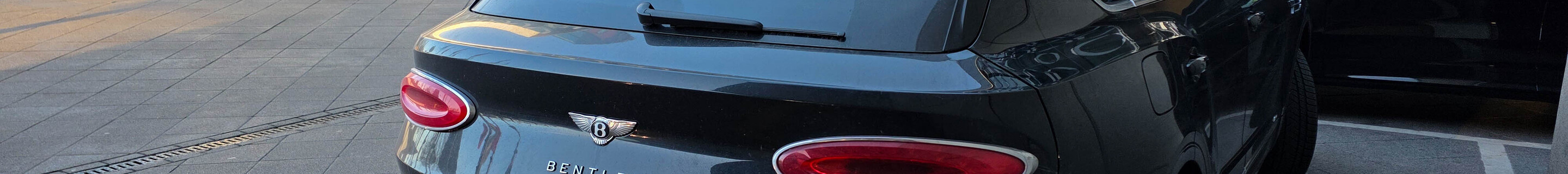 Bentley Bentayga Azure 2024