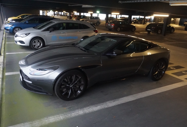 Aston Martin DB11 AMR