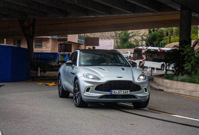 Aston Martin DBX