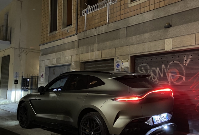 Aston Martin DBX707