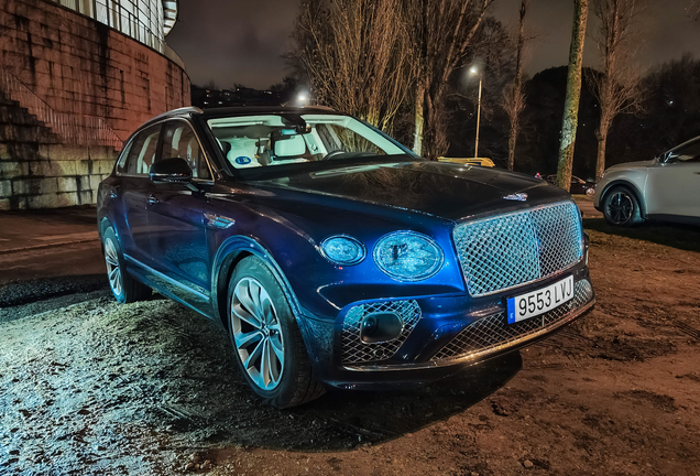 Bentley Bentayga Hybrid 2021