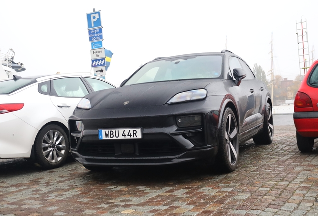 Porsche Macan EV Turbo