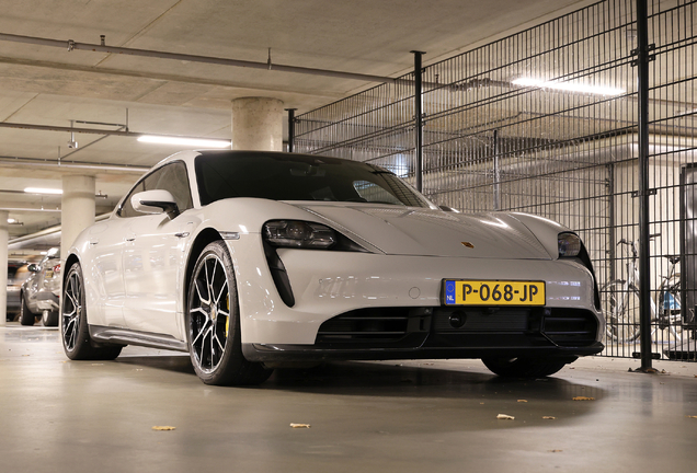 Porsche Taycan Turbo S Sport Turismo