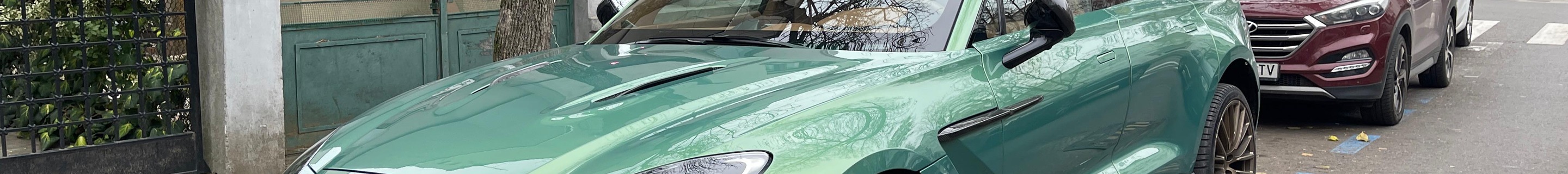 Aston Martin DBX707