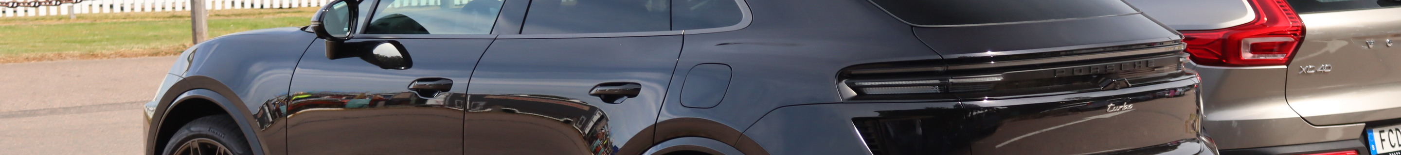 Porsche Macan EV Turbo
