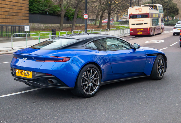 Aston Martin DB11 V8