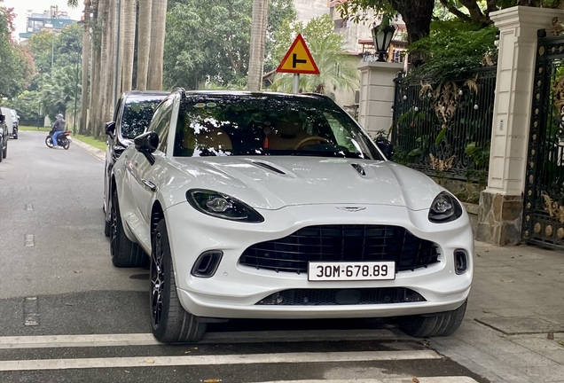 Aston Martin DBX