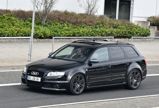 Audi RS4 Avant B7