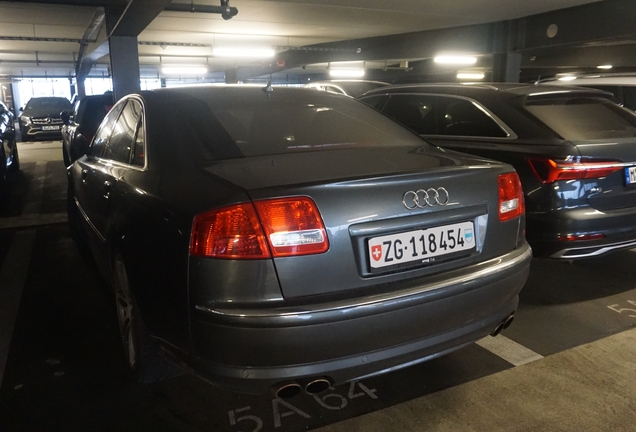 Audi S8 D3