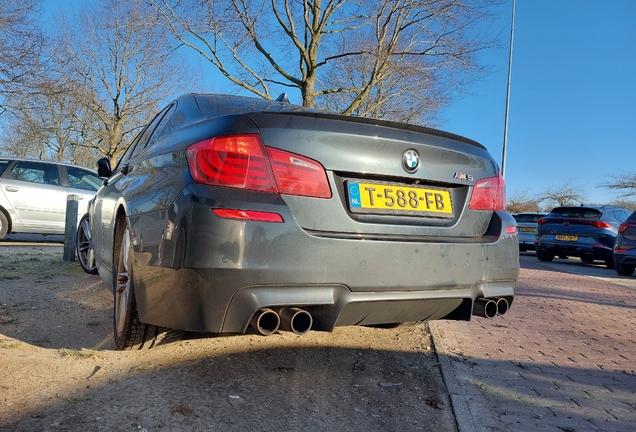 BMW M5 F10 2011