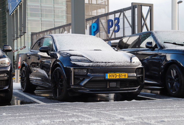 Porsche Macan EV Turbo