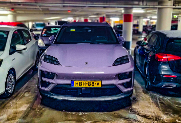 Porsche Macan EV Turbo