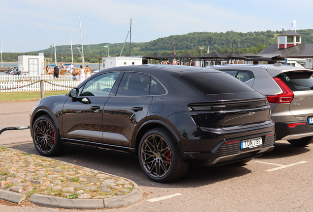Porsche Macan EV Turbo