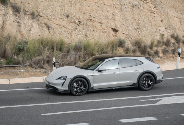 Porsche Taycan Turbo Cross Turismo