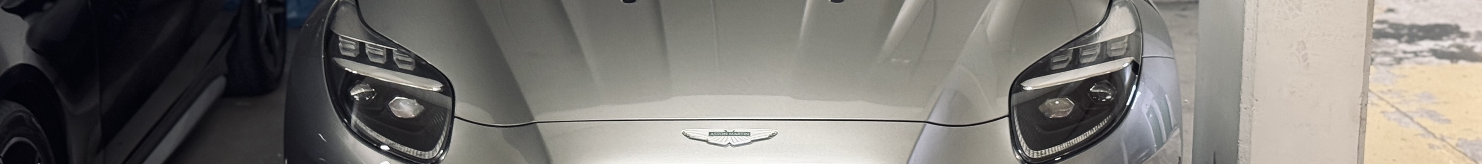 Aston Martin DB12