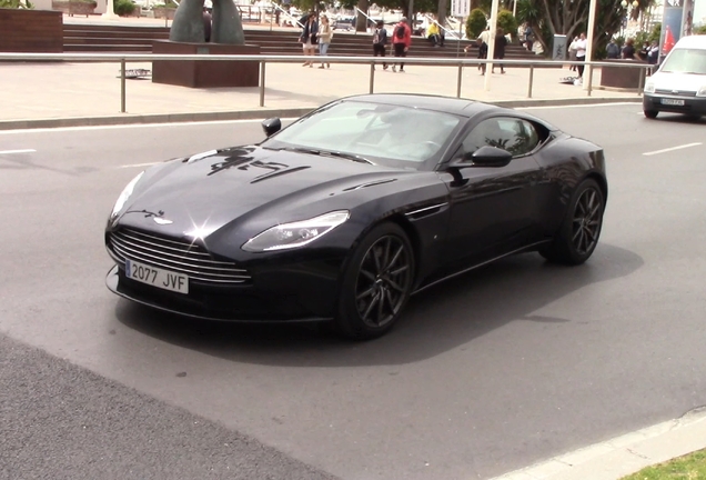 Aston Martin DB11