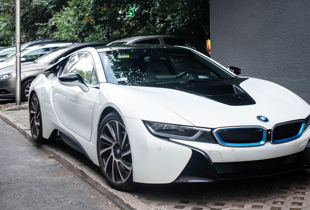 BMW i8