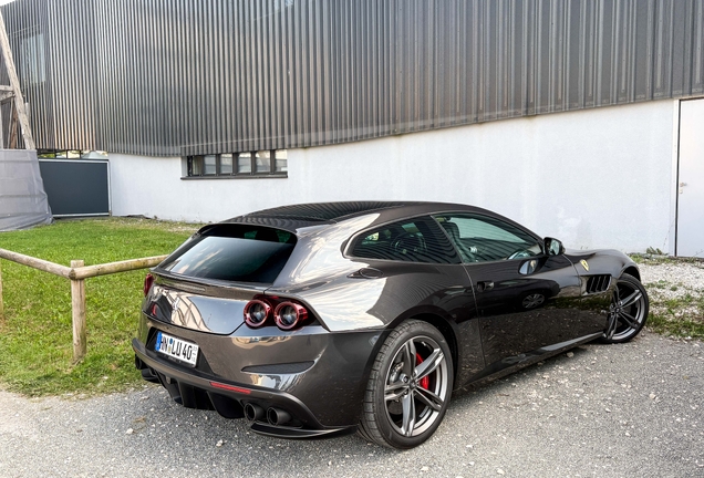 Ferrari GTC4Lusso