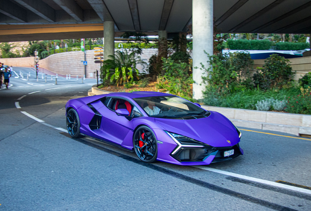 Lamborghini Revuelto