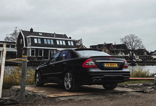 Mercedes-Benz E 63 AMG Wald Black Bison