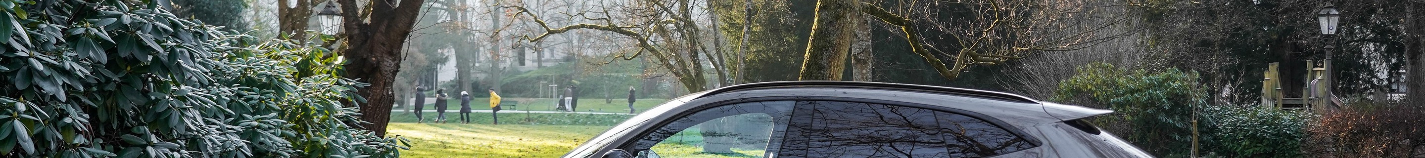 Aston Martin DBX707