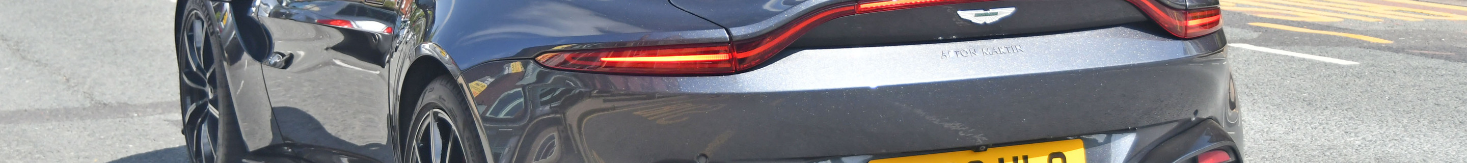 Aston Martin V8 Vantage 2018