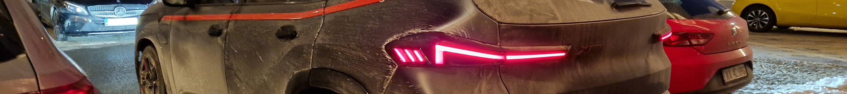 BMW XM G09 Label Red