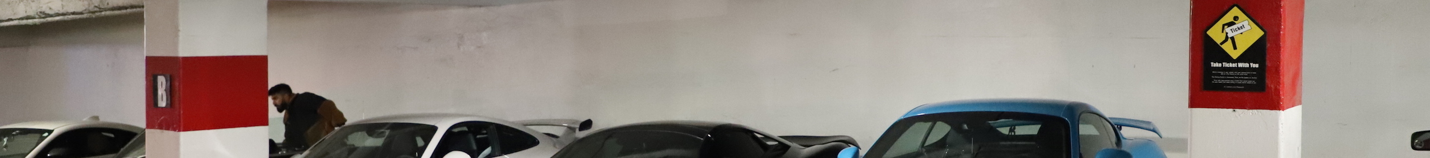 Porsche 718 Cayman GT4