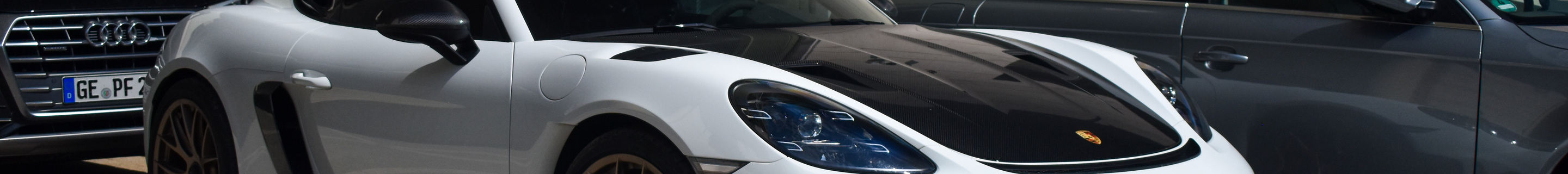 Porsche 718 Cayman GT4 RS Weissach Package