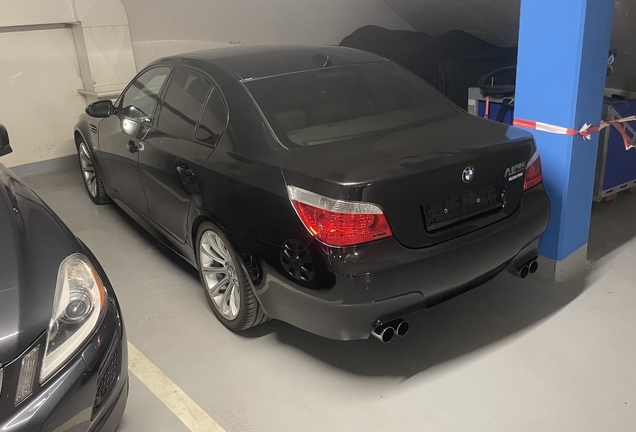 BMW M5 E60 2005