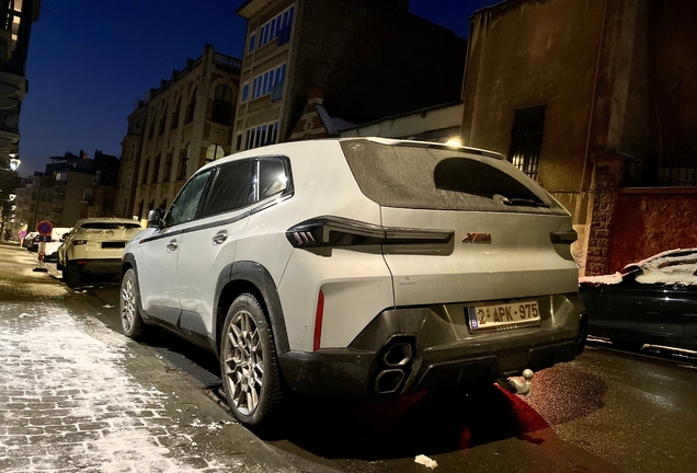 BMW XM G09 Label Red