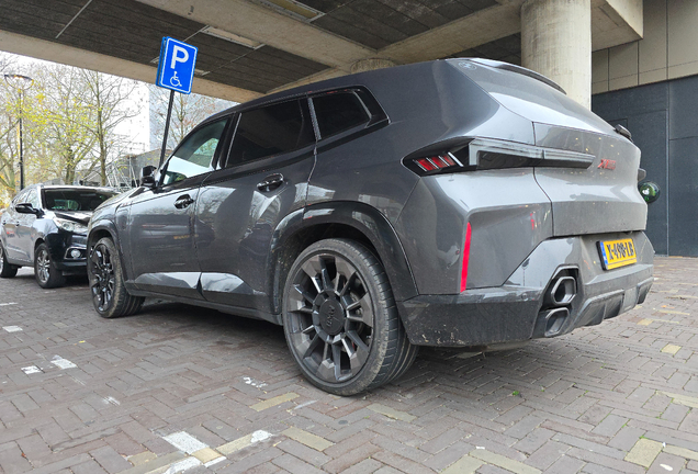 BMW XM G09 Label Red