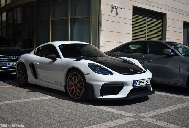 Porsche 718 Cayman GT4 RS Weissach Package
