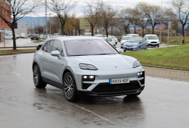 Porsche Macan EV Turbo